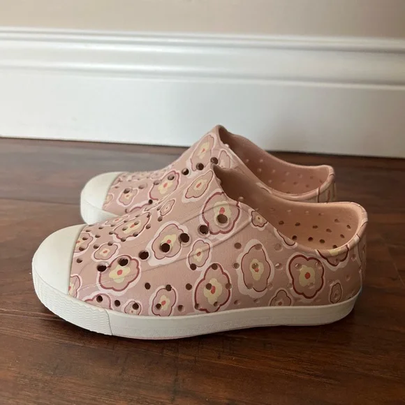 NWOT Native Kids Shoes - Poppy Pink Floral Slip-On -Size 10 - Picture 6 of 10
